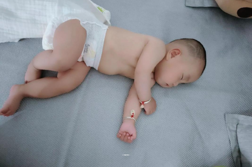 淮安孕妇显怀早的原因